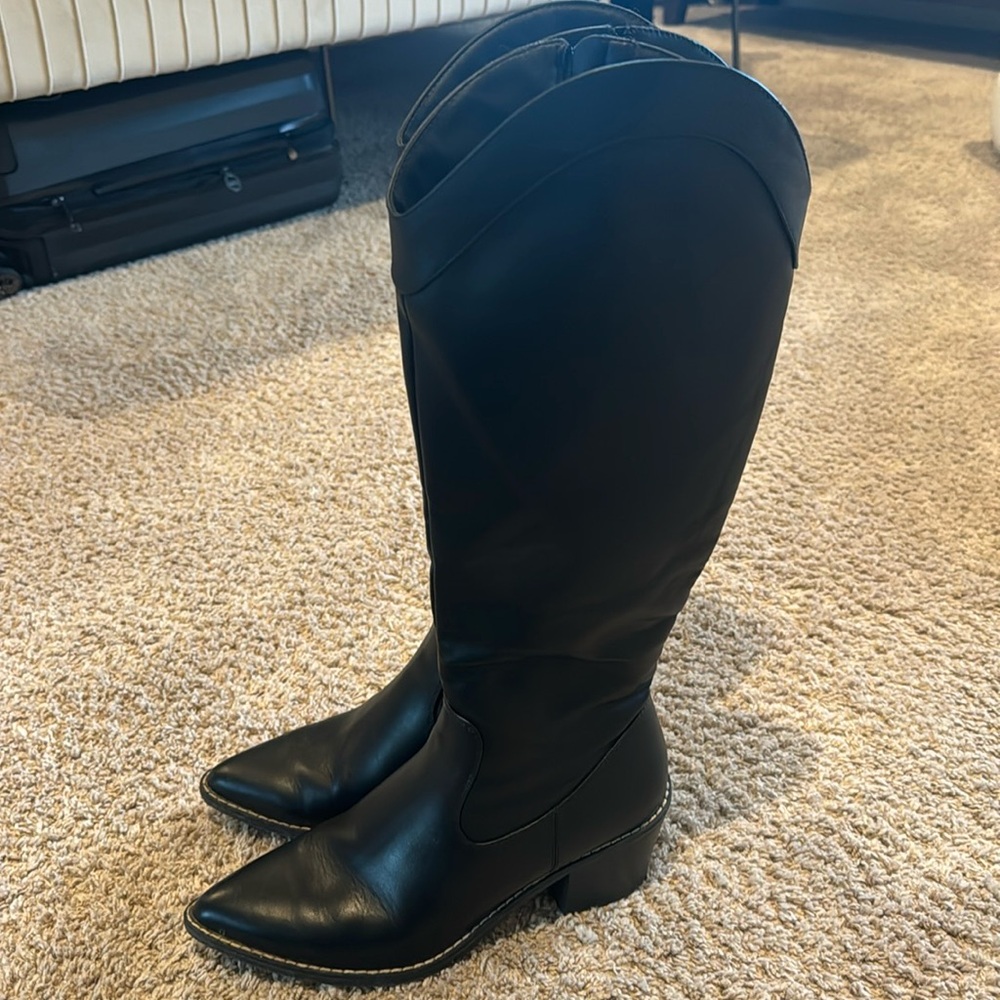 Riding boots